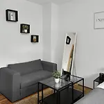 Relax Oasis With 65 Smarttv, Kitchen And Balcony